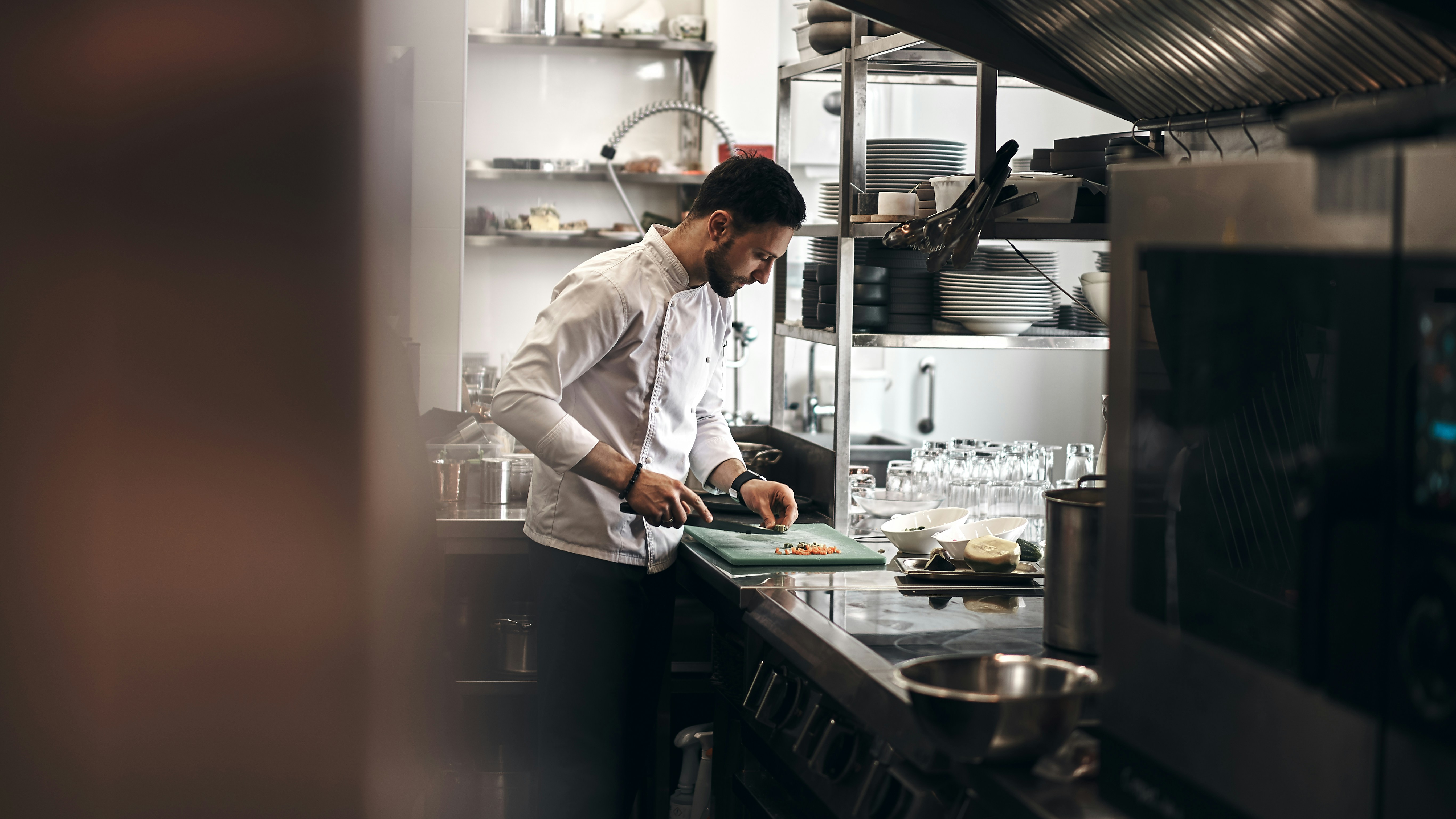 Digital Invoicing is Coming to France: What Self-Employed Chefs Need to Know